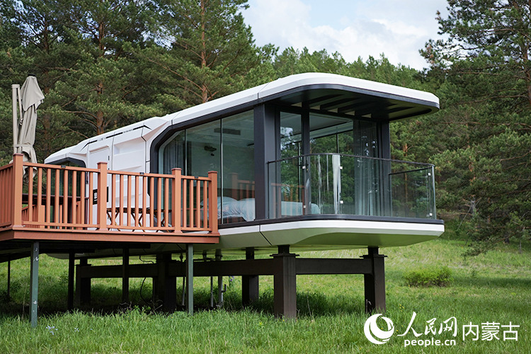 房车网 红花尔基樟子松国家森林公园内设置的观景房。人民网记者 李睿摄