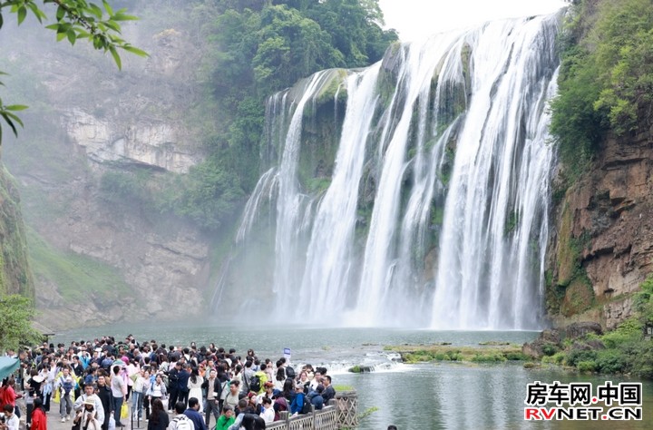 房车网 黄果树大瀑布.jpg