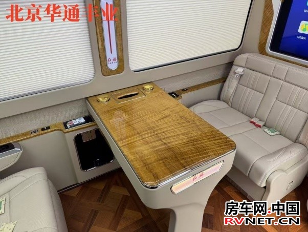 红旗国悦4S店 新款红旗国悦7座房车(45-98万)