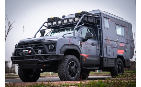 旅美野玩U600四驱越野房车，是主打极限越野与长途穿越