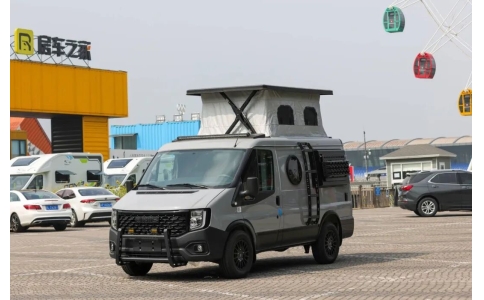 26.98 万阿满・闪电升顶 B 型房车｜小巧全能城市旅居房车