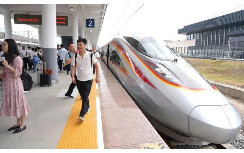 一张高铁网，丈量立体中国