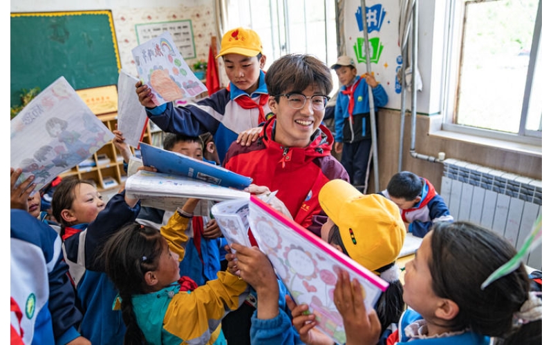 共绘雪域高原同心圆&mdash;&mdash;第十批援藏和第五批援青工作纪实