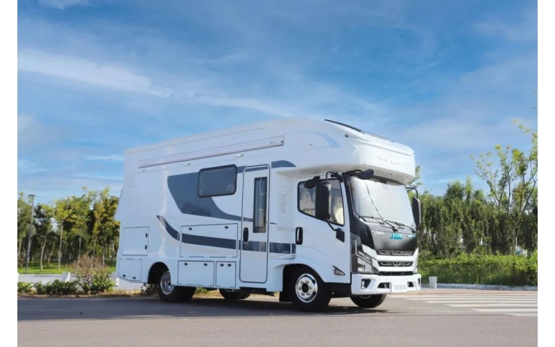 全车60度电 还有双厨双卫 再加上多变空间 飞翔元界&middot;e佳