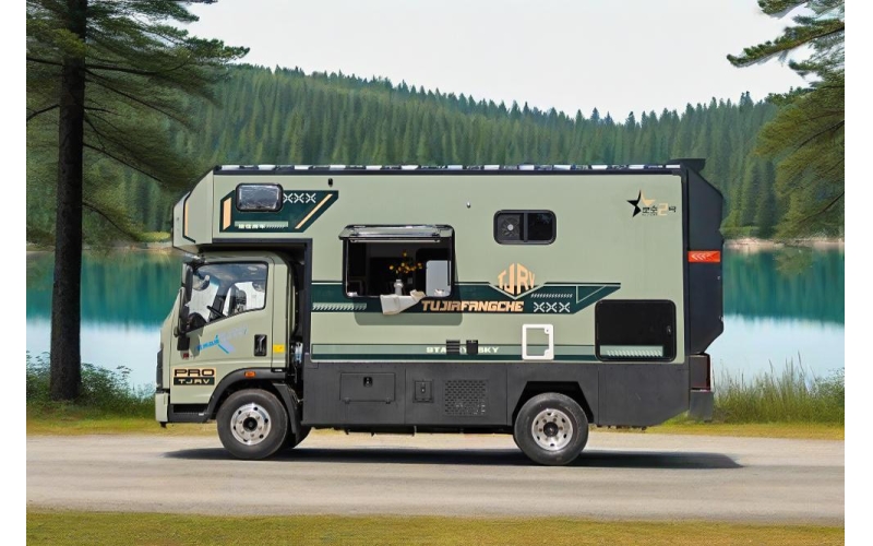 重汽豪沃统帅T3的8AT变速箱与2.5T排量底盘参数表现出色，使其非常适合作为C型房车的底盘