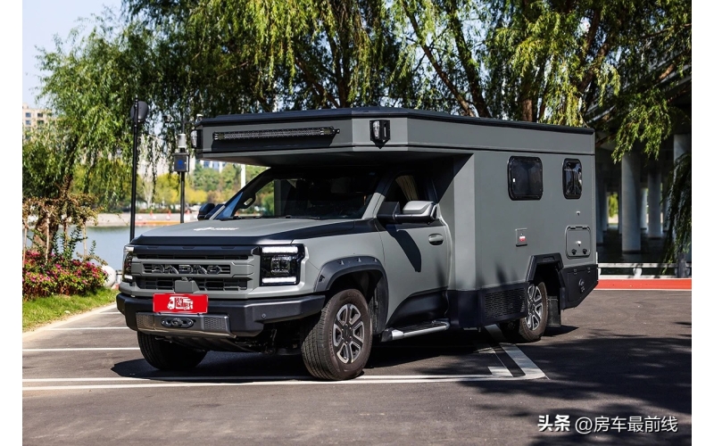 下地库、过限高、三层硬升顶+全铝箱体，越野通勤两不误