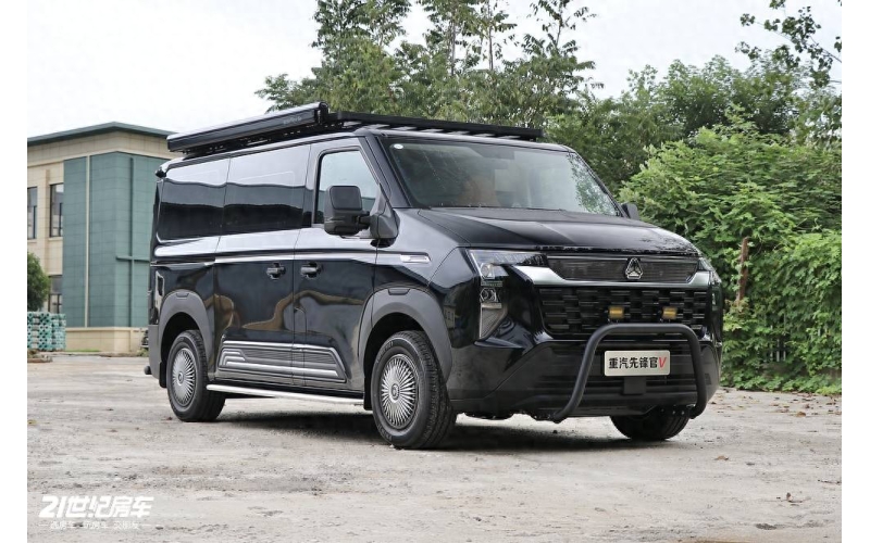 5座+2.0T+3kW电，移动的&ldquo;一居室&rdquo;！重汽先锋官拓界指挥官露营车