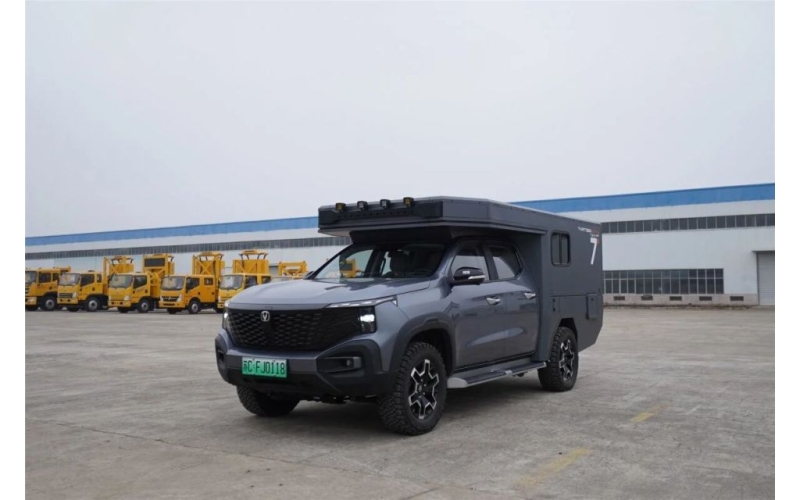 途酷长安猎手十三太保房车凭借&ldquo;下地库新能源四驱皮卡&rdquo;的独特定位，以无通行限制、无强制报废的合规优势，搭配1.3L综合油耗与180km纯电续航的极致经济性，成为自由旅居生活的理想选择