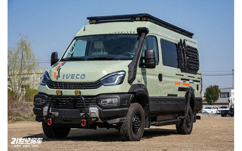 实力圈粉越野玩家！赛德无界依维柯4x4越野房车，全场景自由旅居