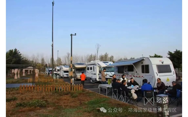 露营推荐 - 解锁邛海国家级旅游度假区房车露营新体验